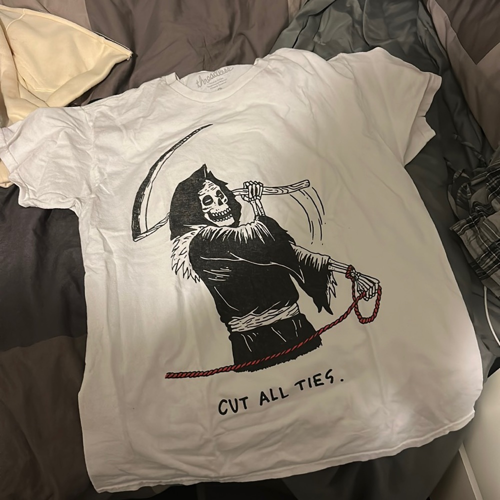 Cut all Ties Graphic Tee